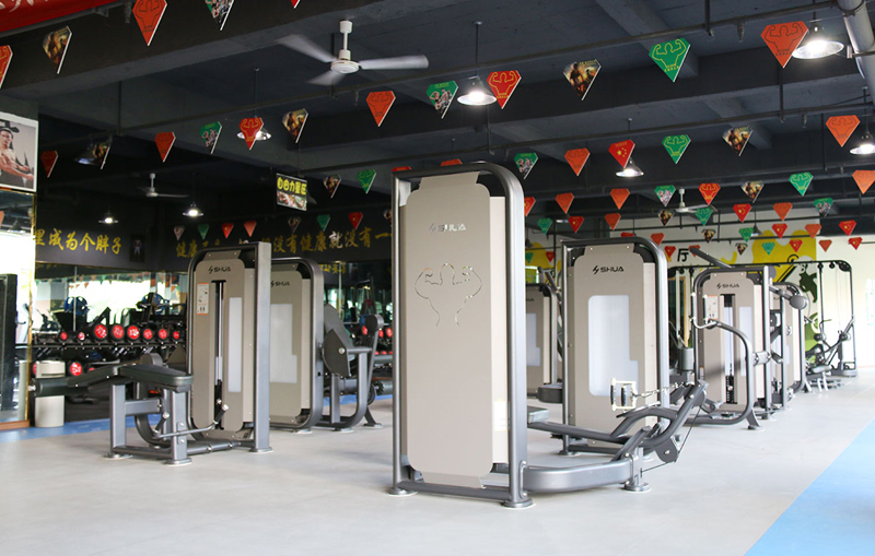健身房器材