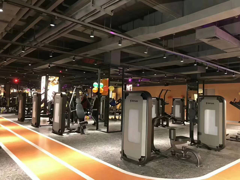 健身房器材